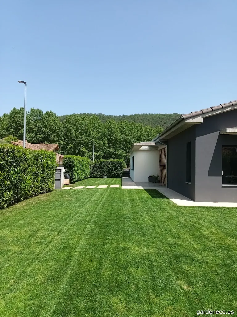 Rebrot Jardineria Olot