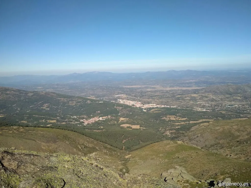 LIMPIEZA Y MANTENIMIENTO Víctor Hernández