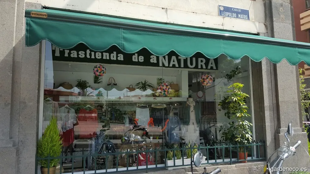 Grupo Anatura -Terraza Cafetería - La Casa De Las Semillas