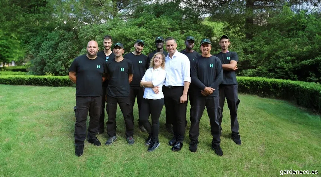 ÓSCAR HERRERA | Jardinería, Paisajismo y Mantenimiento de Jardines