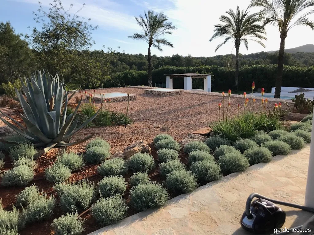 ARIANGARDENS. Jardineria y paisajismo profesional en Ibiza